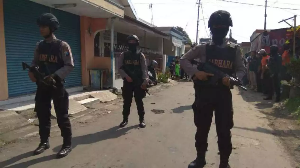 Kontrakan di Antapani Digeledah Densus 88, Ini Barang yang Disita