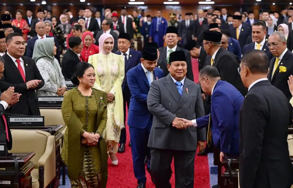 10 Langkah Strategis Prabowo, dari Sekolah Gratis hingga PLTS 100 GW