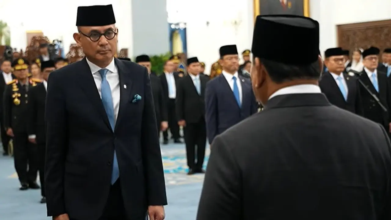 Kapolri Berganti, Kabinet Dirombak: Sinyal Prabowo 'Lepas' dari Jokowi?